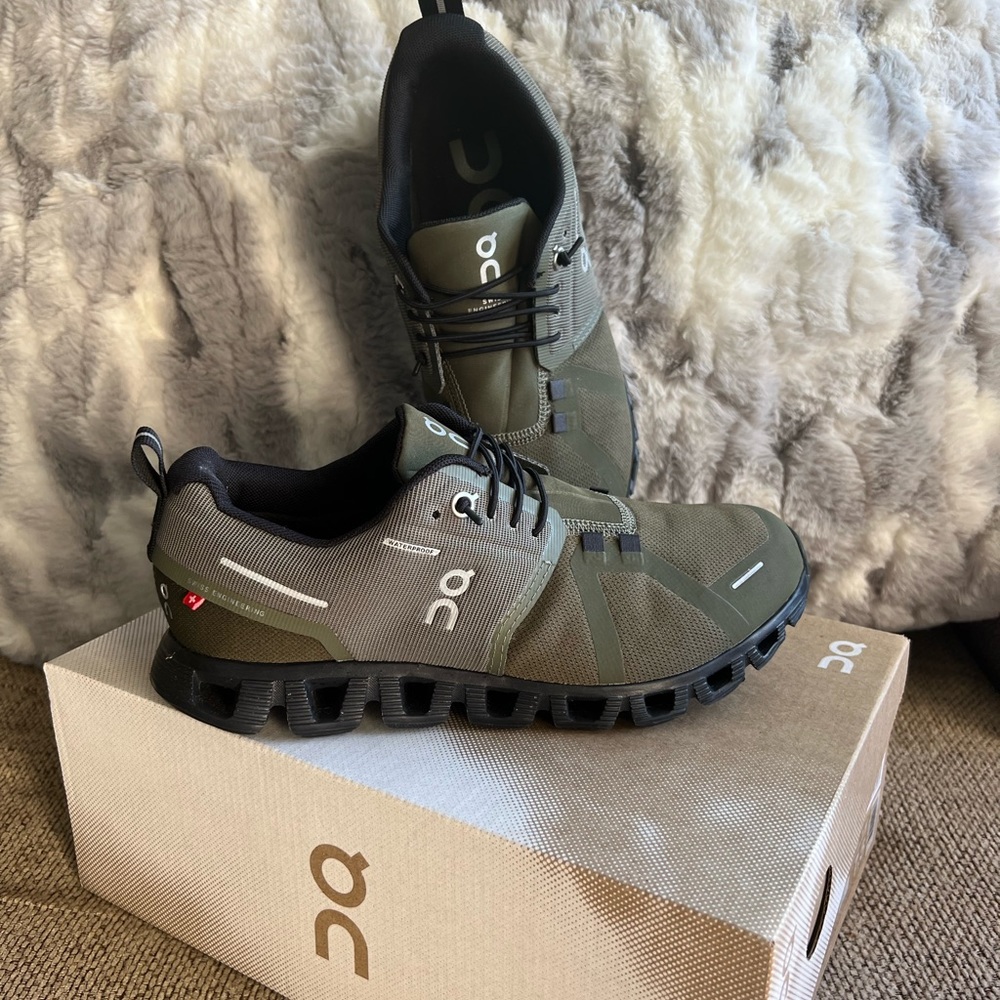 🏃🏽‍♀️NWOT On Cloud 5, waterproof running shoe